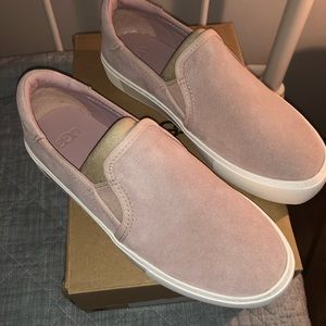 7.5 women’s Ugg sneakers-brand new!